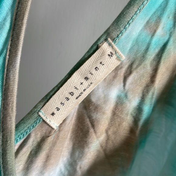 Wasabi Mint v neck tank top - Picture 2 of 3